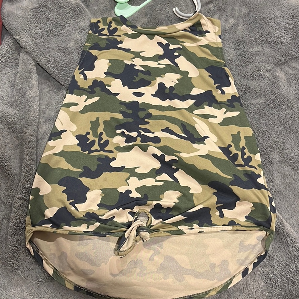 Camo shirt size M